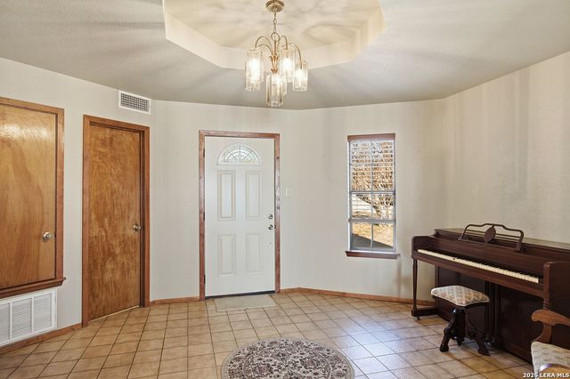 126 Packsaddle Circle, Del Rio, TX 78840