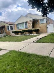 3853 W 83rd Place, Chicago, IL 60652