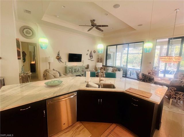 6574 Amarone LN, Naples, FL 34113