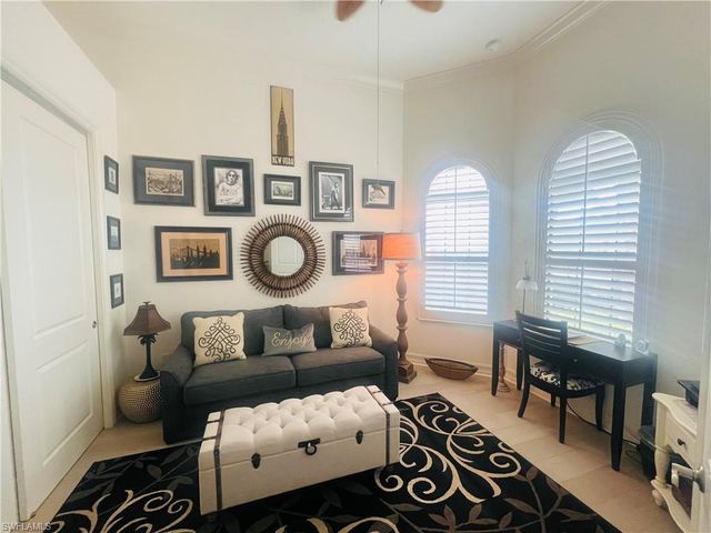 6574 Amarone LN, Naples, FL 34113