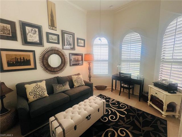 6574 Amarone LN, Naples, FL 34113