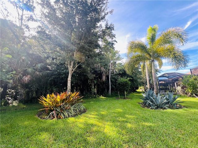 6574 Amarone LN, Naples, FL 34113