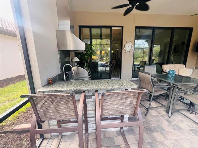 6574 Amarone LN, Naples, FL 34113