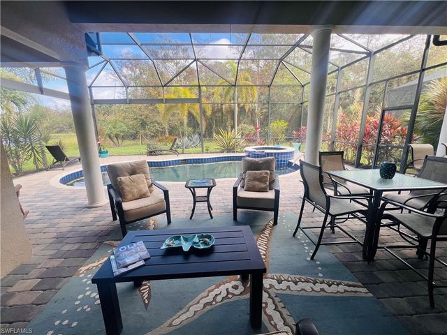 6574 Amarone LN, Naples, FL 34113