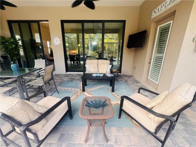 6574 Amarone LN, Naples, FL 34113