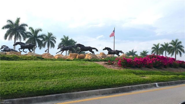 6574 Amarone LN, Naples, FL 34113