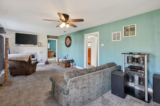 105 Meadowbrook Boulevard, Kingsford Heights, IN 46346