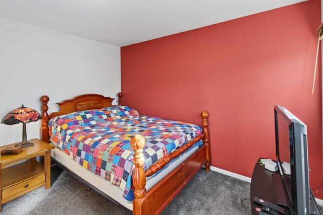 105 Meadowbrook Boulevard, Kingsford Heights, IN 46346