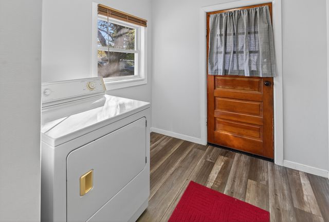 105 Meadowbrook Boulevard, Kingsford Heights, IN 46346