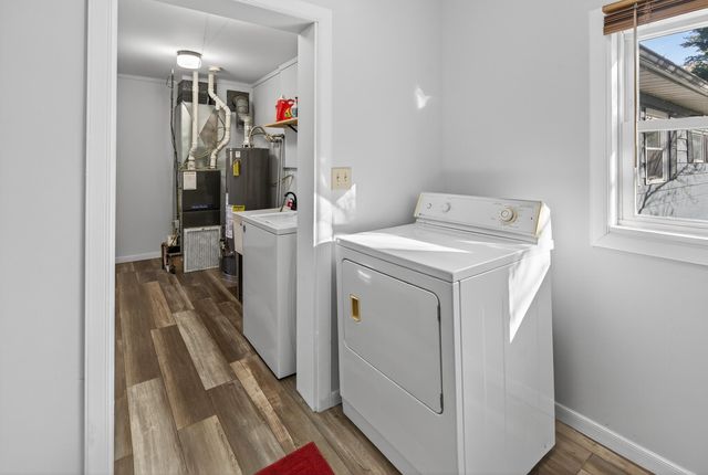 105 Meadowbrook Boulevard, Kingsford Heights, IN 46346