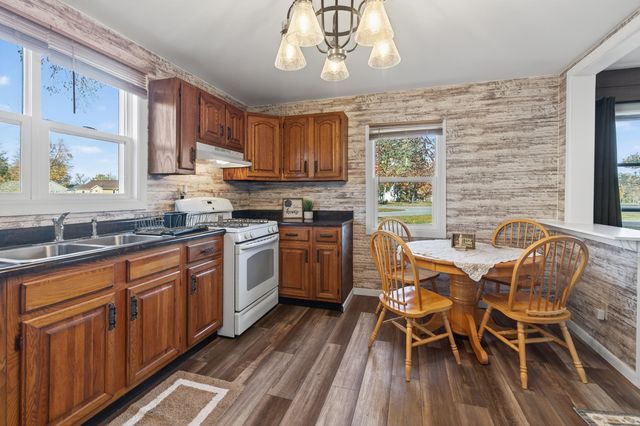 105 Meadowbrook Boulevard, Kingsford Heights, IN 46346