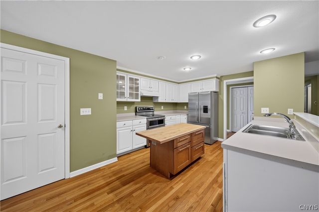 7554 Sugarwood Lane, Clay, NY 13212