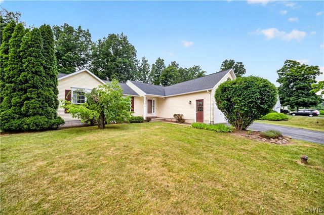 7554 Sugarwood Lane, Clay, NY 13212