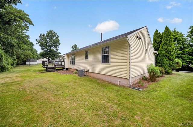 7554 Sugarwood Lane, Clay, NY 13212
