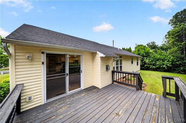 7554 Sugarwood Lane, Clay, NY 13212