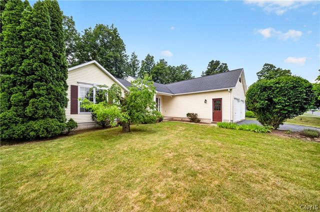 7554 Sugarwood Lane, Clay, NY 13212