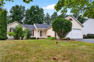 7554 Sugarwood Lane, Clay, NY 13212