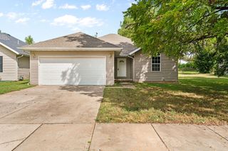 3245 West Lombard Street, Springfield, MO 65802