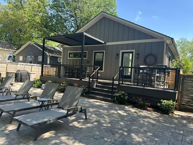 820 W Indiana Street, New Buffalo City, MI 49117