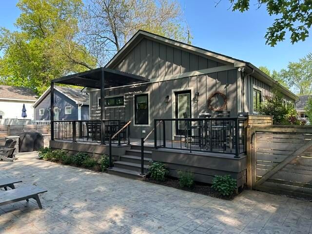 820 W Indiana Street, New Buffalo City, MI 49117