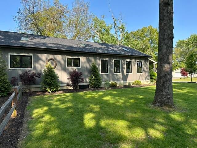 820 W Indiana Street, New Buffalo City, MI 49117