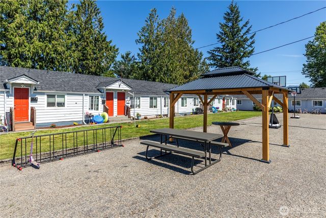 2054 Roosevelt Avenue, Enumclaw, WA 98022
