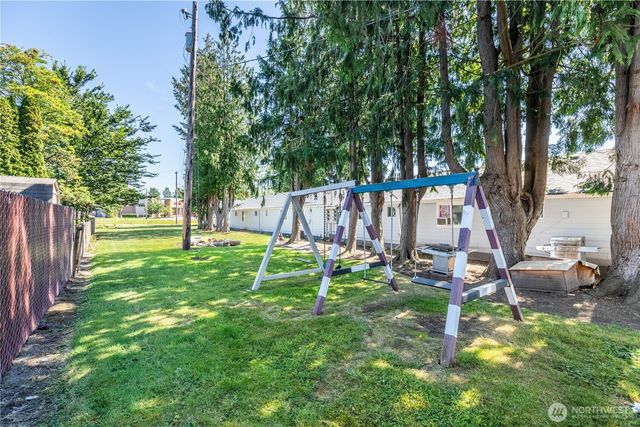 2054 Roosevelt Avenue, Enumclaw, WA 98022