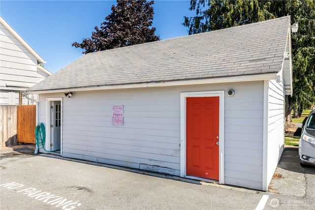 2054 Roosevelt Avenue, Enumclaw, WA 98022