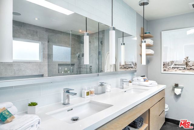 3769 Greenwood Avenue, Los Angeles, CA 90066