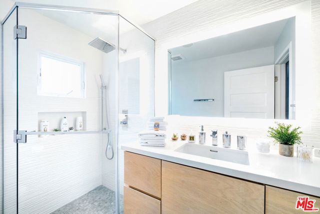 3769 Greenwood Avenue, Los Angeles, CA 90066