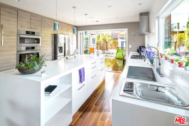 3769 Greenwood Avenue, Los Angeles, CA 90066