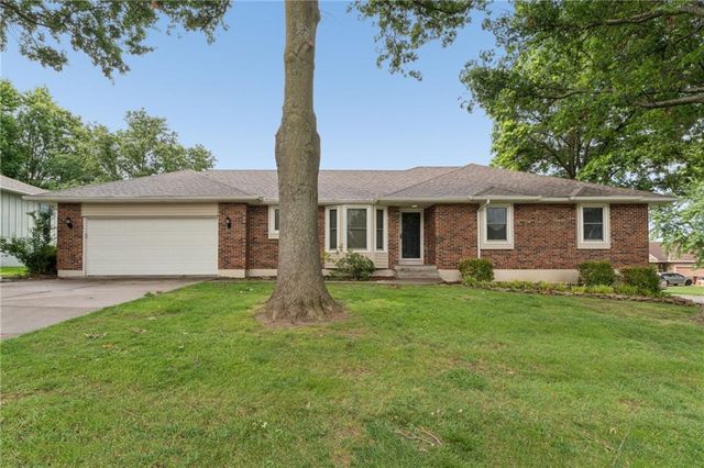 617 W Maple Street, Raymore, MO 64083