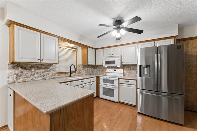 617 W Maple Street, Raymore, MO 64083