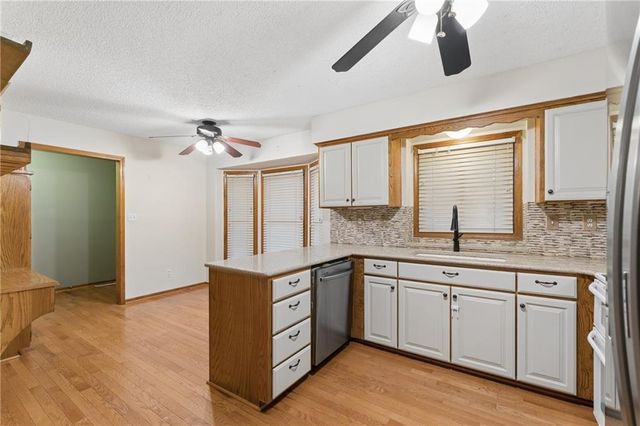 617 W Maple Street, Raymore, MO 64083