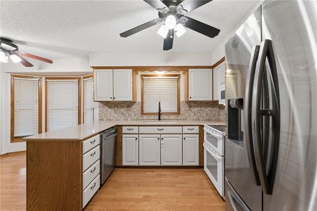 617 W Maple Street, Raymore, MO 64083