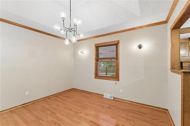 617 W Maple Street, Raymore, MO 64083