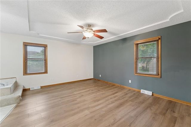 617 W Maple Street, Raymore, MO 64083
