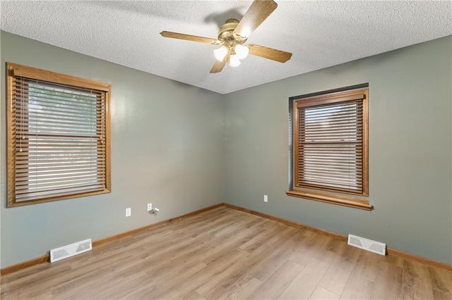 617 W Maple Street, Raymore, MO 64083
