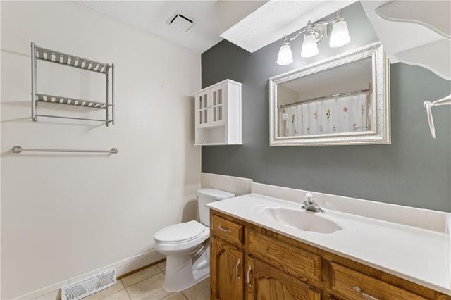 617 W Maple Street, Raymore, MO 64083