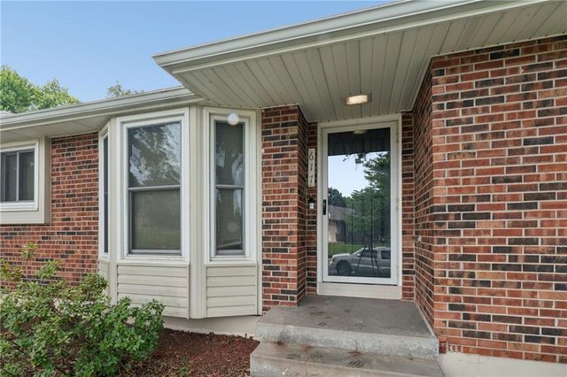 617 W Maple Street, Raymore, MO 64083