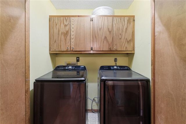 617 W Maple Street, Raymore, MO 64083