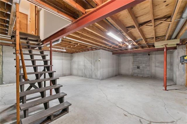617 W Maple Street, Raymore, MO 64083