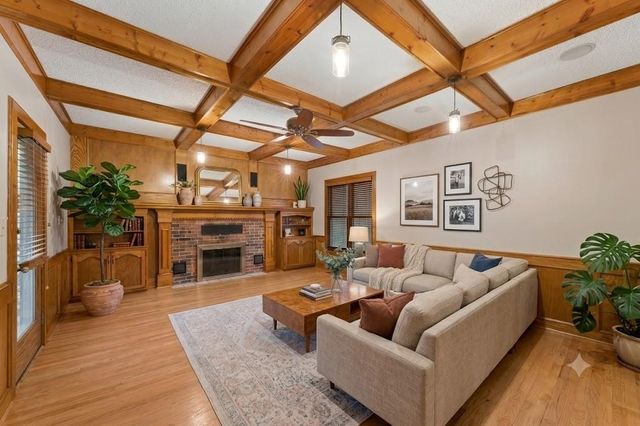 617 W Maple Street, Raymore, MO 64083