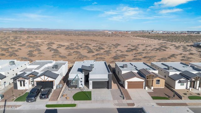 1420 HARLAN POINT Place, El Paso, TX 79928