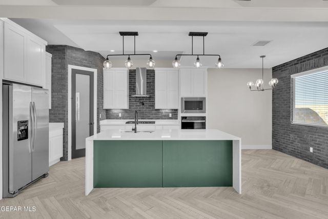 1420 HARLAN POINT Place, El Paso, TX 79928