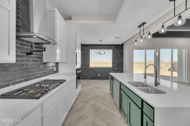 1420 HARLAN POINT Place, El Paso, TX 79928