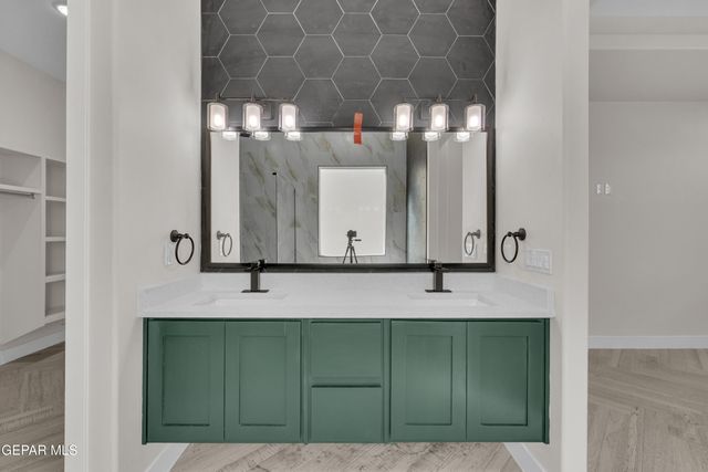 1420 HARLAN POINT Place, El Paso, TX 79928