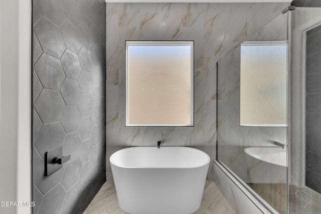 1420 HARLAN POINT Place, El Paso, TX 79928