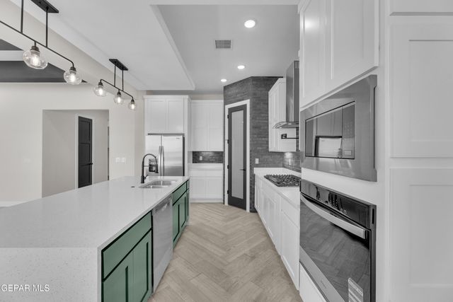 1420 HARLAN POINT Place, El Paso, TX 79928