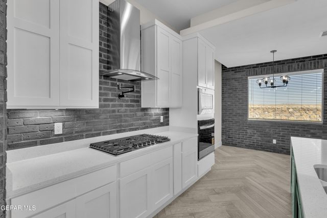 1420 HARLAN POINT Place, El Paso, TX 79928